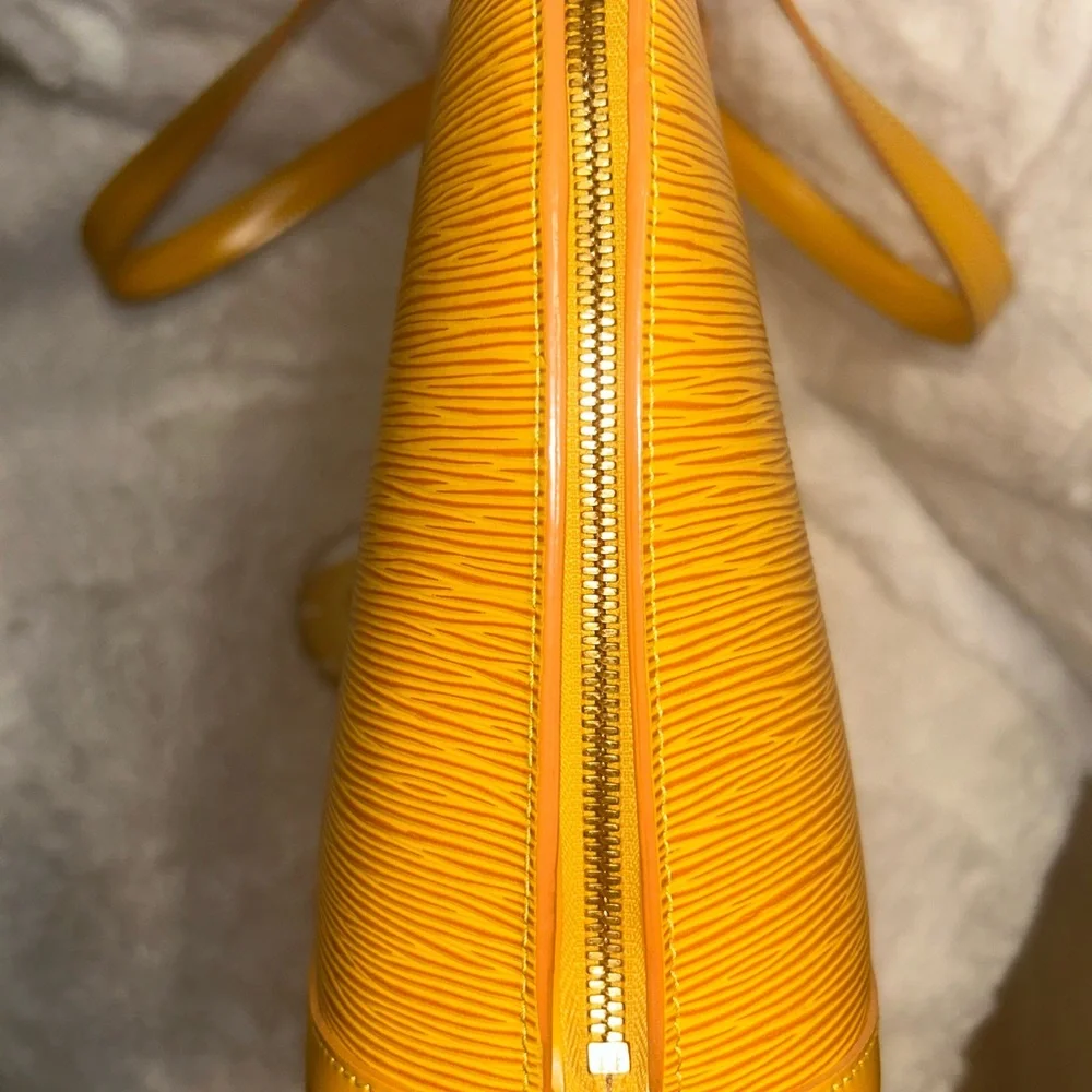 Louis Vuitton Yellow Epi Lussac Tote - Picture 8 of 16